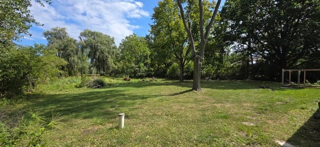 Building Photo - 5335 Orchard Lake Rd