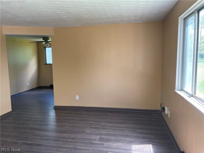 Foto del edificio - 1057 Harrison Ave