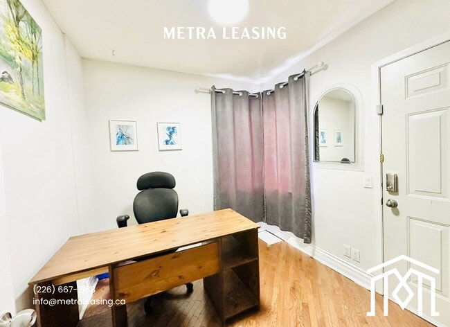 Building Photo - Three Bedroom House