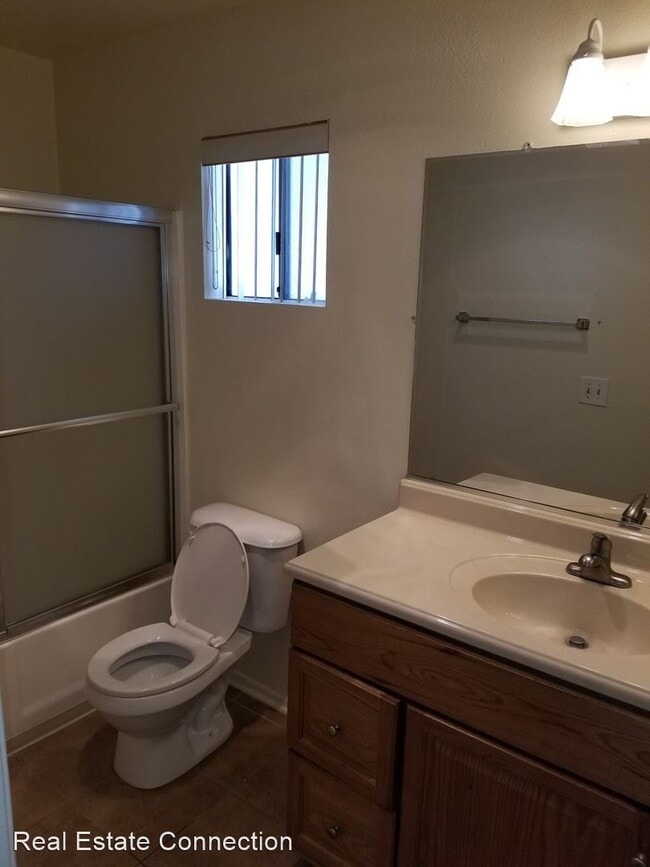 Building Photo - 13801 Yukon Ave