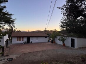 Building Photo - 1373 Real Way Ln