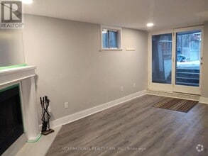 Building Photo - 261 Soudan Ave
