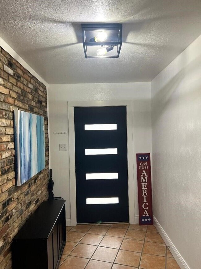 Foto del edificio - 2907 Redbud Ave