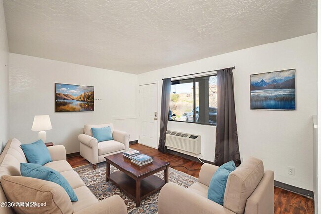 Foto del edificio - 4224 Canyon Trail