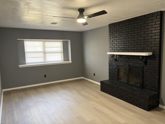 Foto del edificio - 5800 NW 45th St