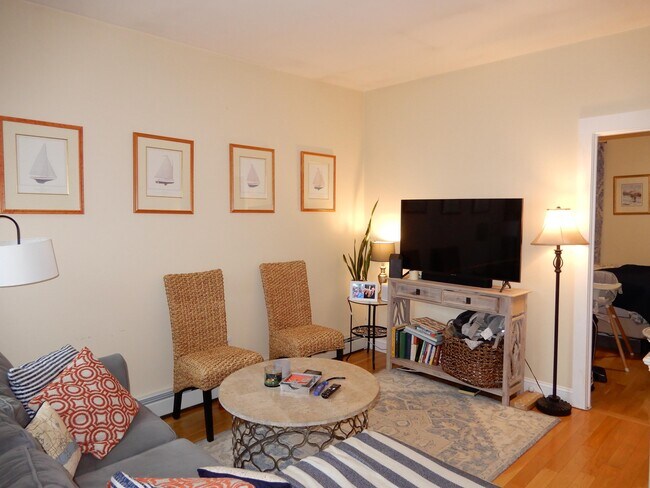Foto del edificio - 11-1/2 Revere St