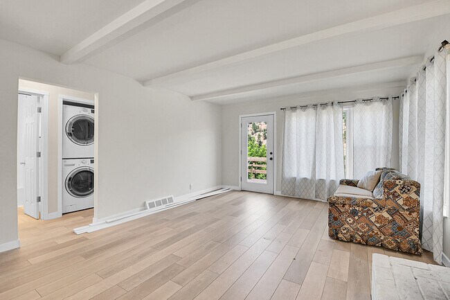Foto del edificio - 26223 Seitz Rd