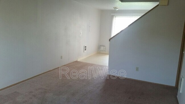 Building Photo - 2933 SE 38th Ct