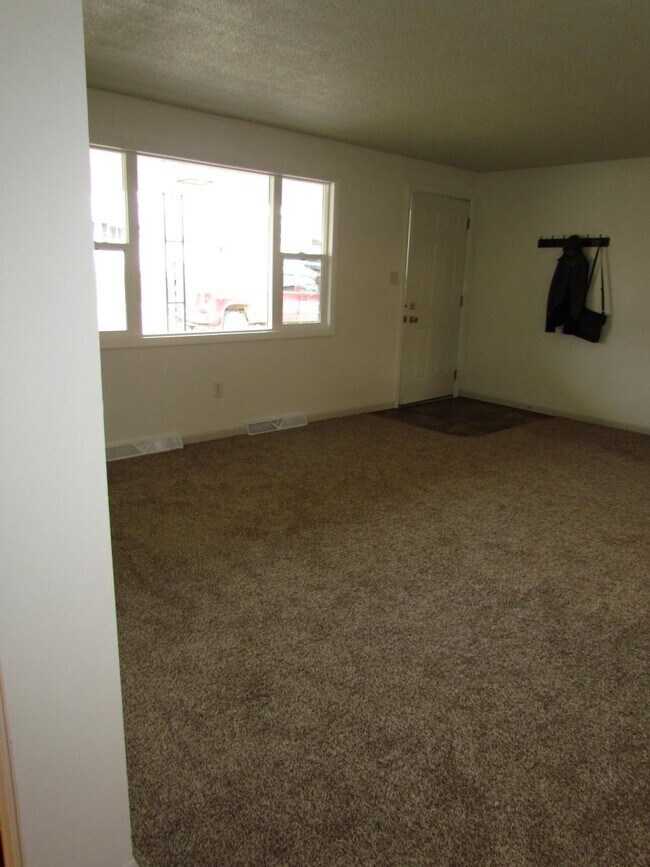 livingroom (freshly painted) - 4904 9th Ave S