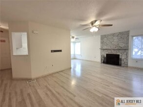 Building Photo - 9 Chatham Square