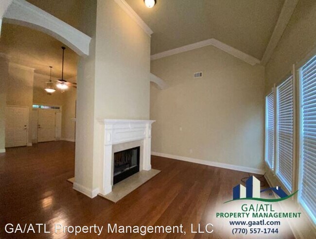 Building Photo - 2122 Retreat Ln