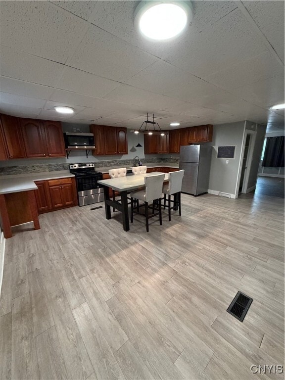 Building Photo - 432 W Mullin St