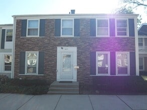 Building Photo - 2071 Danbury Pl