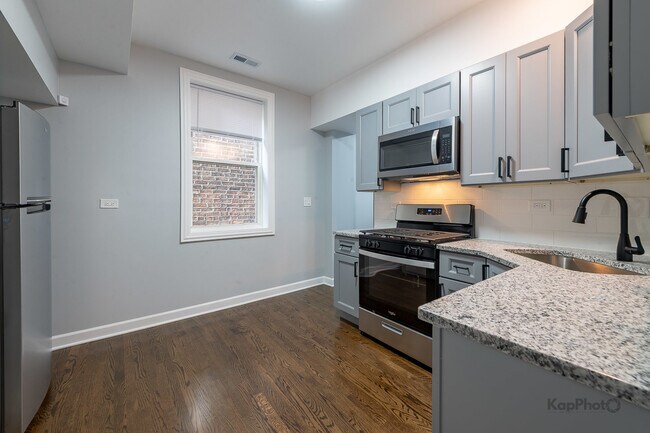 Building Photo - 3601 W Le Moyne St