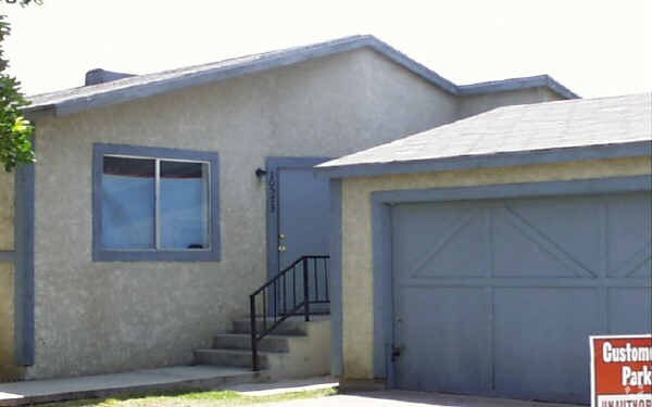 Primary Photo - 10573 Poplar St