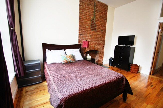 Building Photo - 127 W 136th St