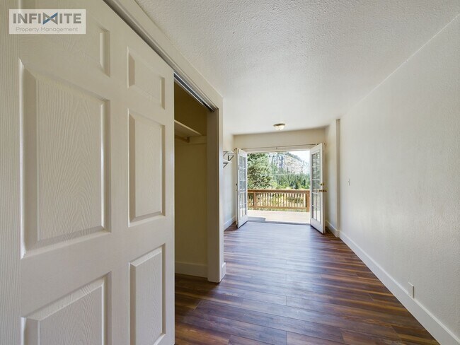Foto del edificio - Gallatin Canyon Treasure!