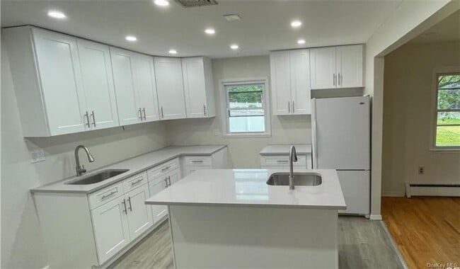 Building Photo - 248 Ridge Rd