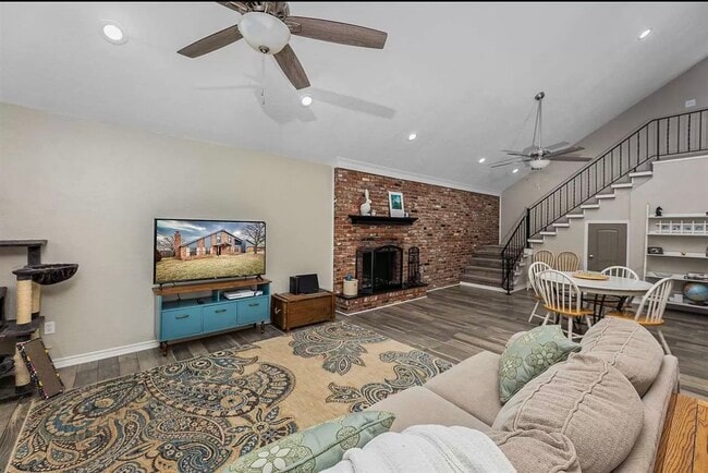 Building Photo - 6913 SW Beta Ave