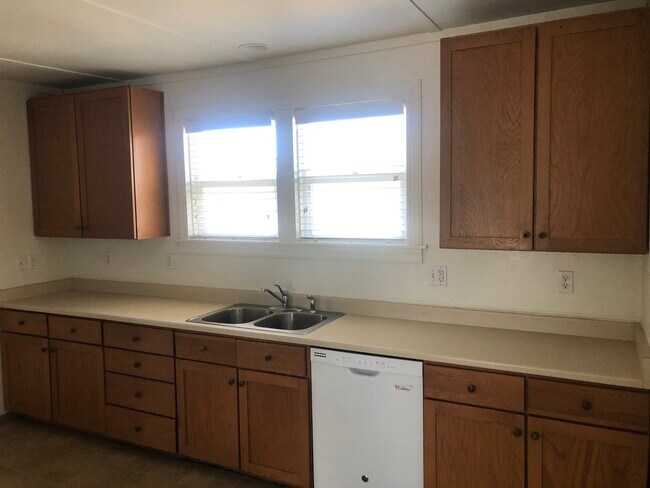 Cocina - 1566 Newburg Rd