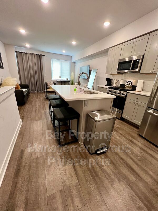 Foto del edificio - 3312 Mantua Ave