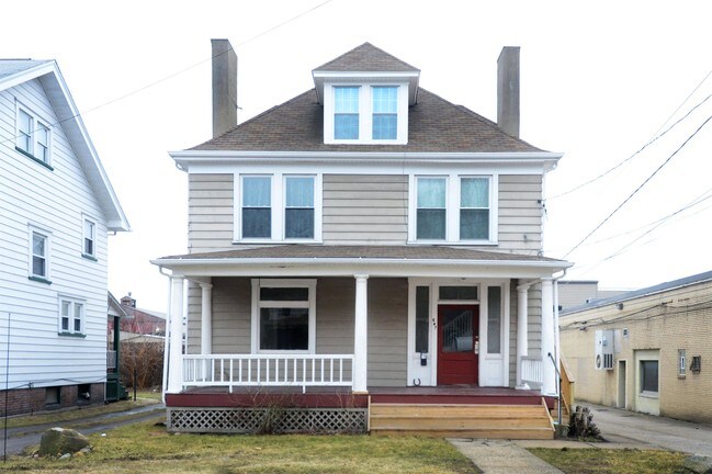 Building Photo - 547 Turnpike St
