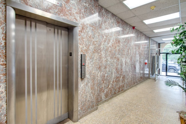 Building Photo - 954-960 Chapel St