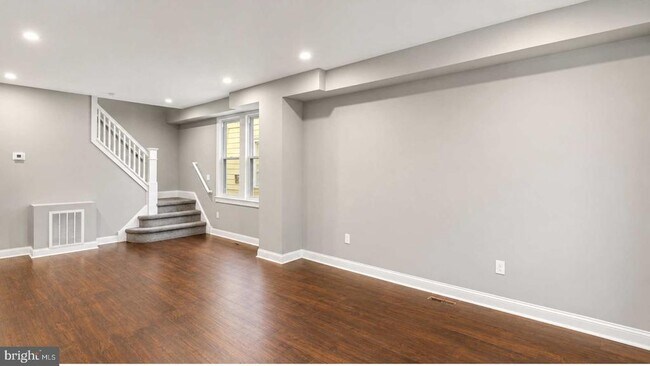 Building Photo - 209 Woodlawn Ave