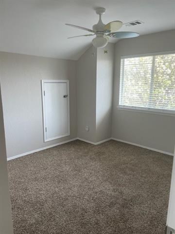 Foto del edificio - 850 Warbler Ln