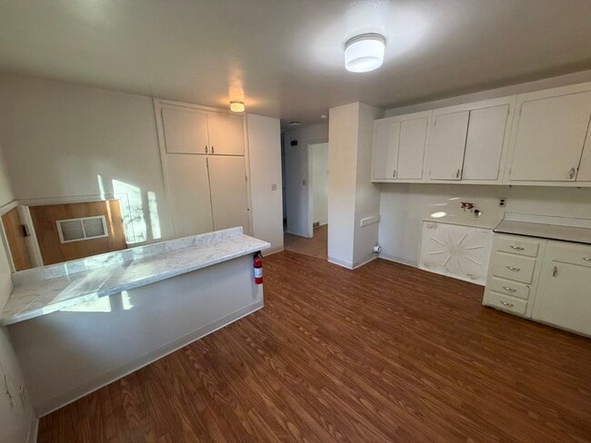 Kitchen 2 - 190 W 800 S