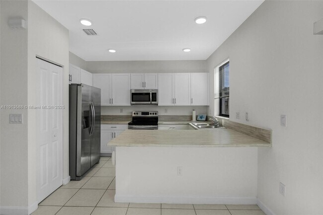 Foto del edificio - 10158 SW 228th Terrace