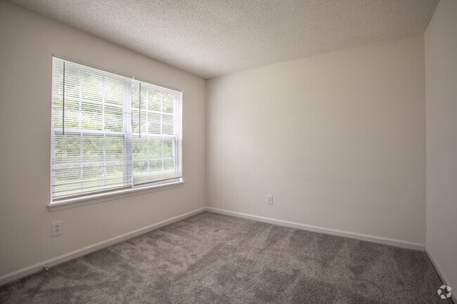 2BR,1BA,-825SF, The River Oak - Arbor Glen Apartments