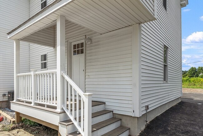 Building Photo - 325 Greenwood St