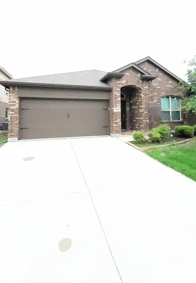 Foto del edificio - 1716 Jacona Trl