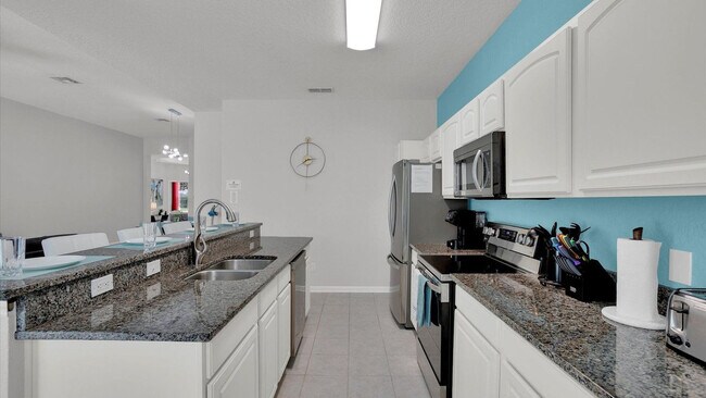 Foto del edificio - 7739 Comrow St