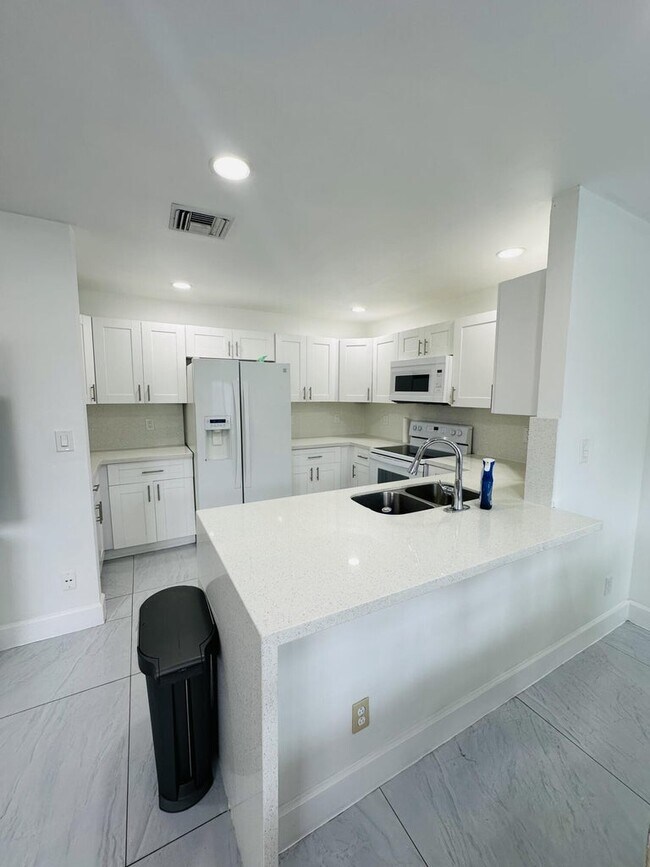 Foto del edificio - 13716 Sunflower Ct