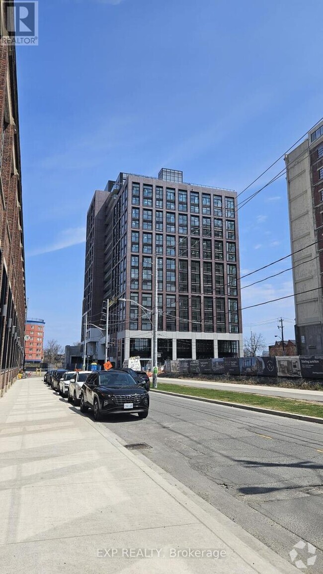 Building Photo - 181-181 Sterling Rd