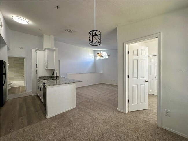 Building Photo - 1606 Columbia Arms Cir