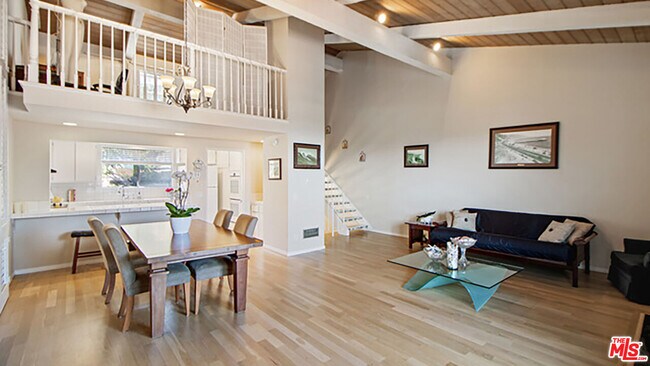 Foto del edificio - 28286 Rey De Copas Ln