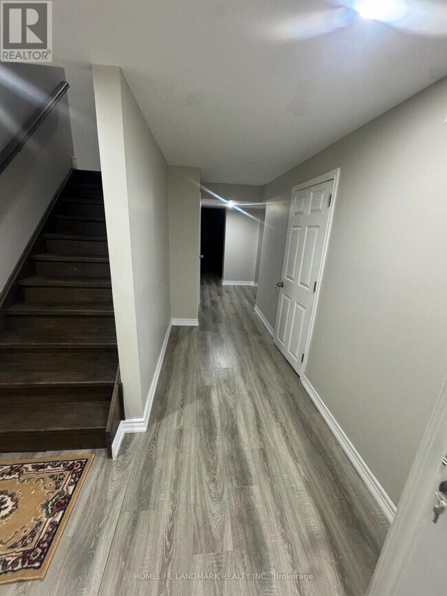 Building Photo - 115 Canlish Rd