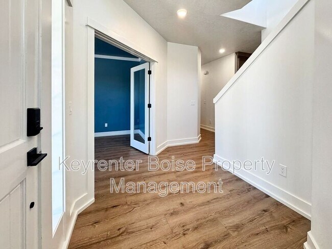 Building Photo - 1235 N Forestdale Pl