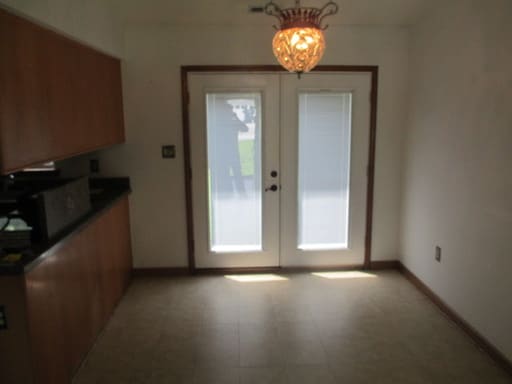 Building Photo - 246 S Creek Dr