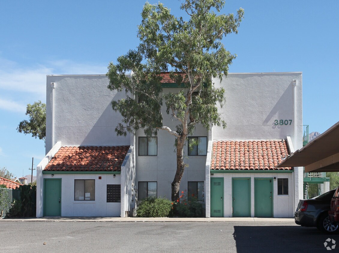 Building Photo - Blacklidge Plaza Apartments