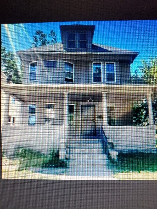 Photo - 1346 E 94th St House