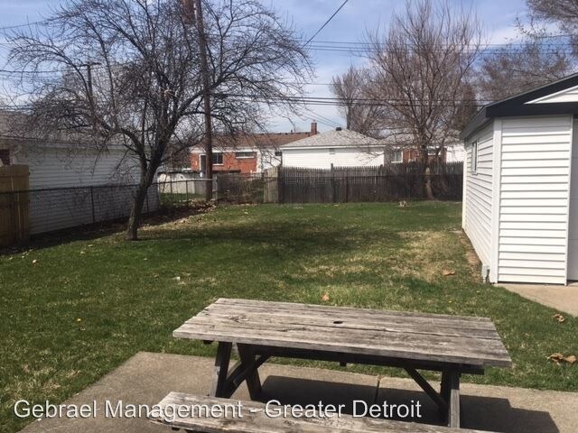 Building Photo - 3 br, 1 bath House - 30064 Ann Arbor Trail