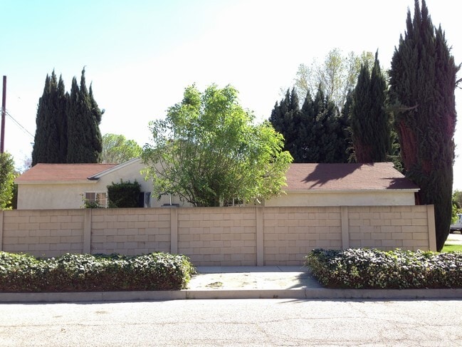 Building Photo - 9024 Geyser Ave