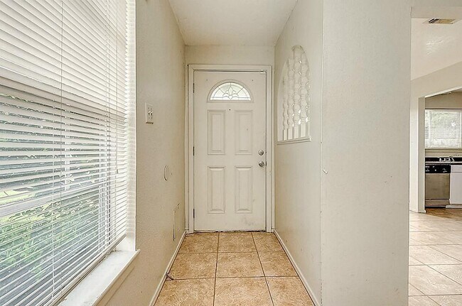 Building Photo - 13159 High Star Dr