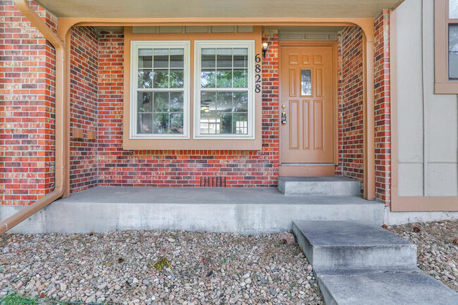 Building Photo - 6828 Overland Dr
