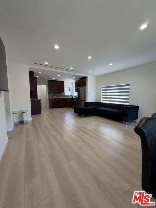 Foto del edificio - 8561 Kyle St