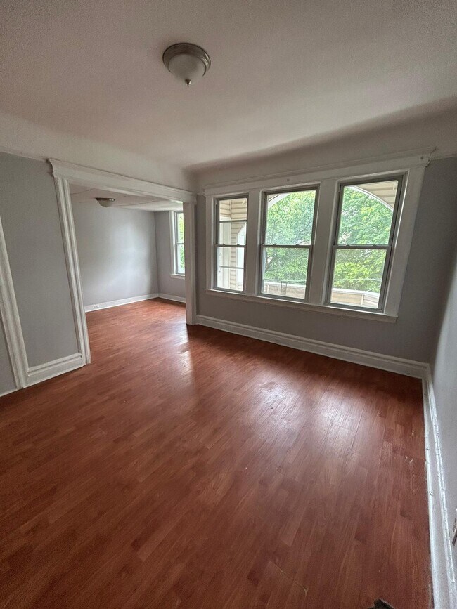 Unit 3 - 40 Columbia Ave